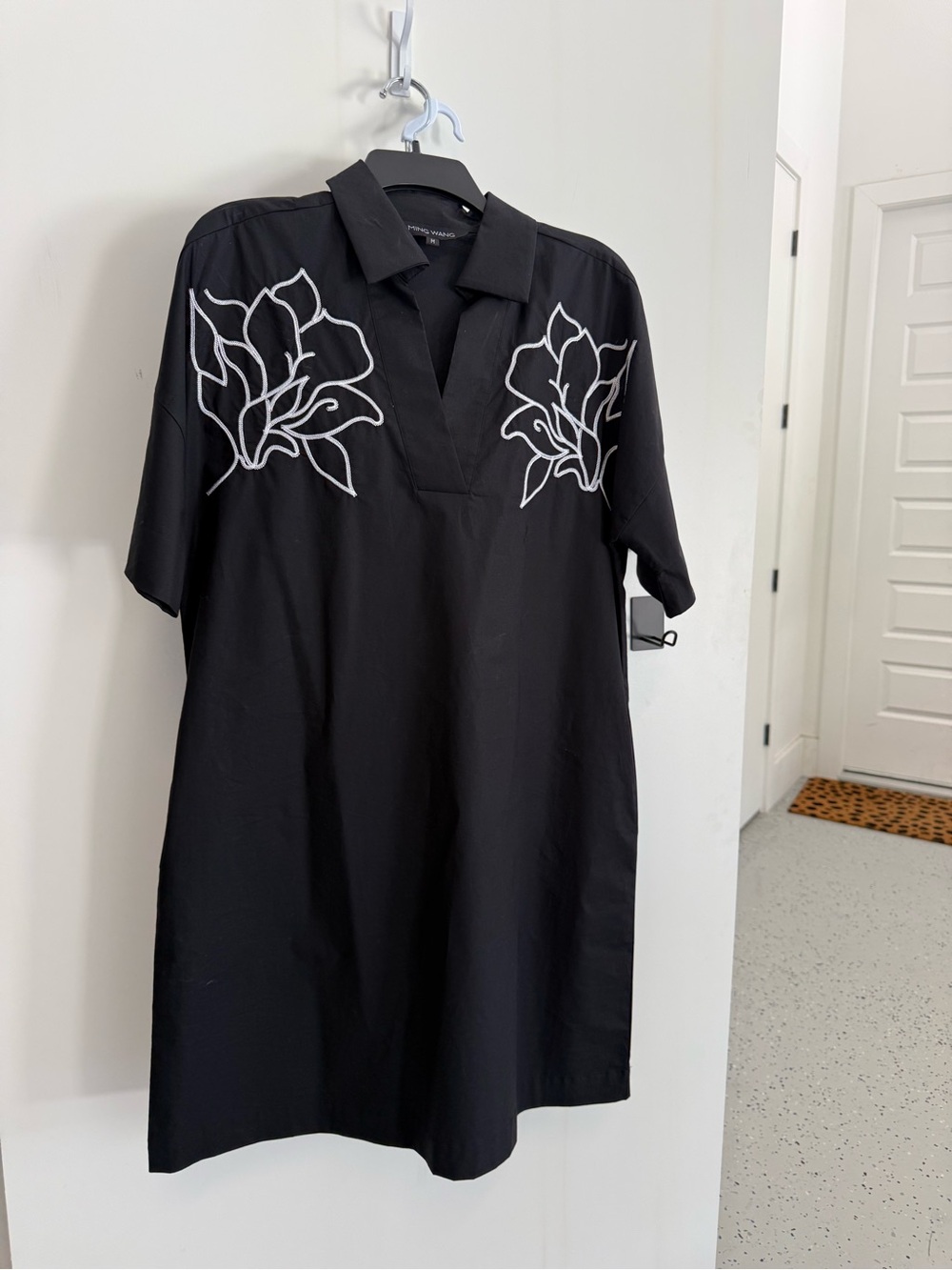 Ming Wang NWOT Black Collared dress with White embroidered Accent